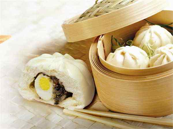 Mơ mình đang cắn một miếng bánh bao